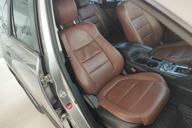 Used Mazda CX-5 2015 2.0L Automatic Two-Wheel Drive Urban Version
