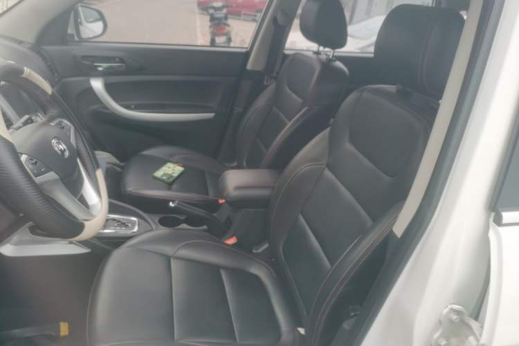 Used Changan CS35 2015 1.6L Automatic Luxury Model China IV Standard
