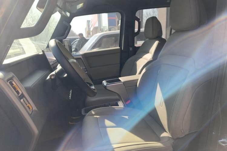 Used  V23 2025 501 Four-Wheel Drive Intelligent Driving Version
