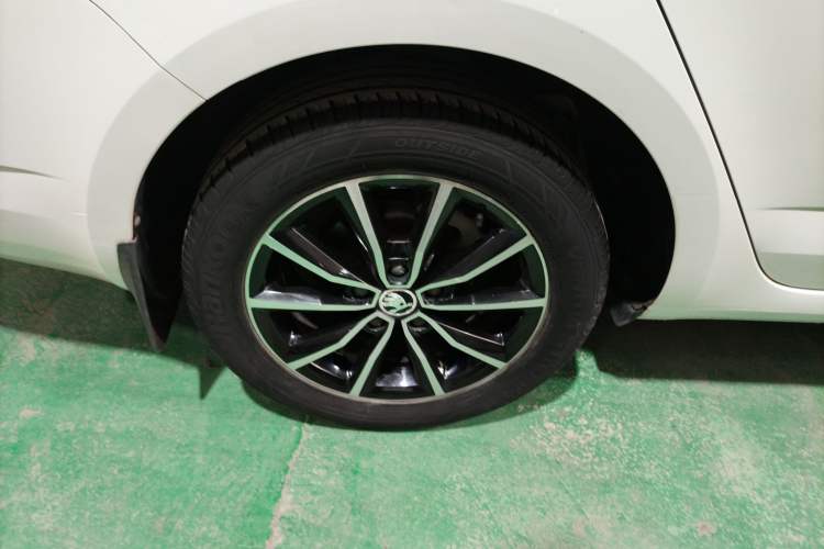 Used Skoda Octavia 2017 1.6L Automatic Smart Drive Edition
