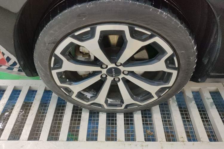 Used AION V 2024 Aion Tyrannosaurus 650 LiDAR Edition
