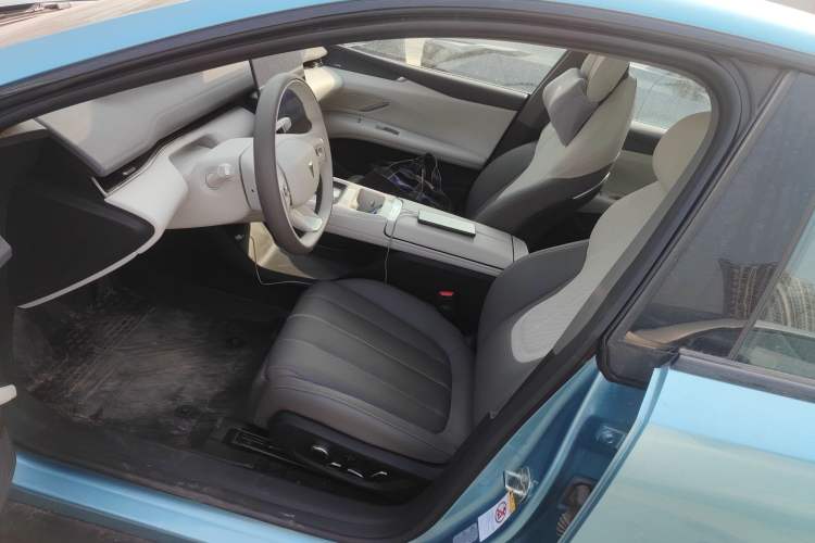 Used  L07 2024 230Max Range-Extended Version