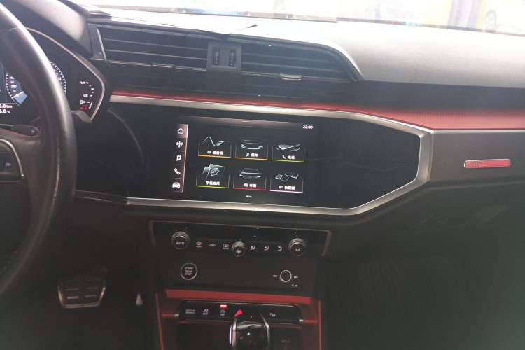 Used Audi Q3 2021 40 TFSI Fashion Dynamic Model