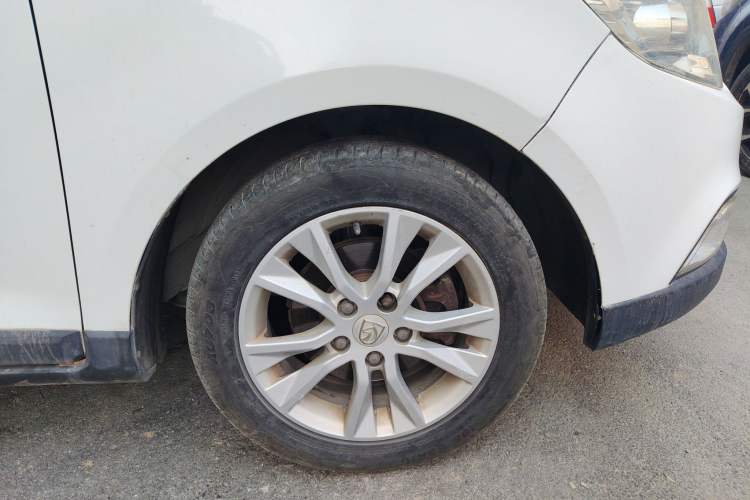 Used Baojun 730 2014 1.5L manual Comfort ESP version 7 seats
