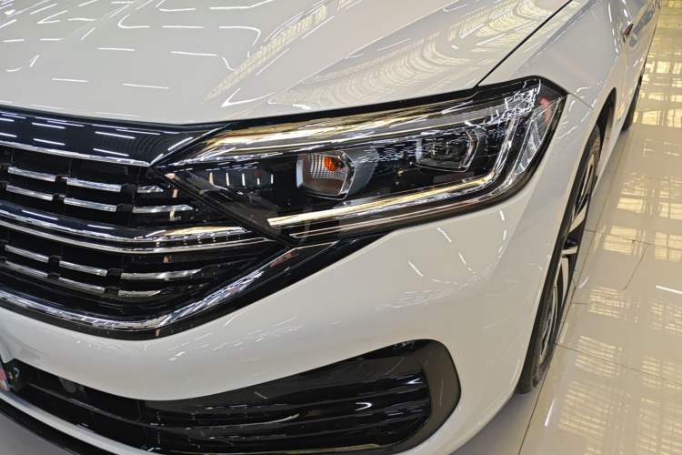 Used Volkswagen Sagitar 2025 Revised Version 2 300TSI DSG Excellence Edition
