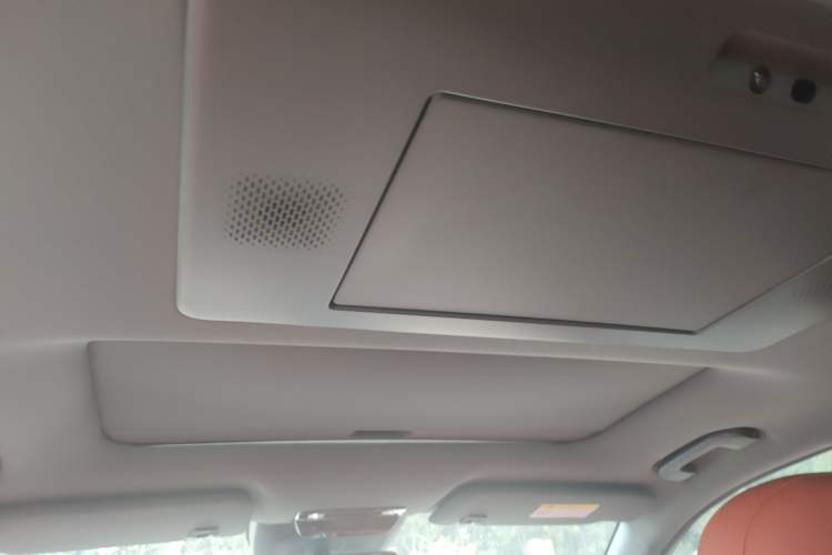 Used  eπ008 2024 636Max All-Electric Version 6 Seats
