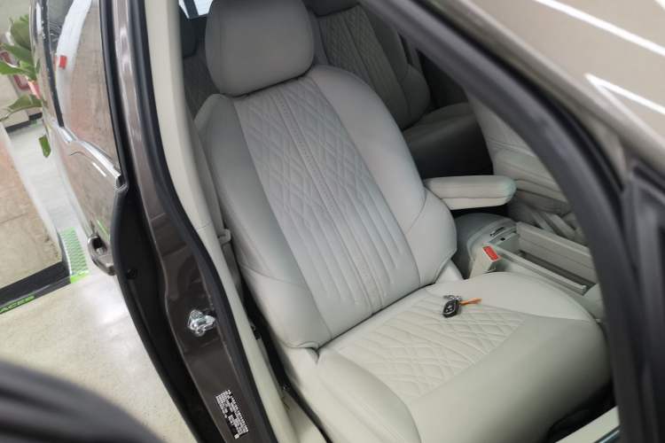 Used Buick GL8 2022 Land Cruiser Executive Class 652T Comfort Model
