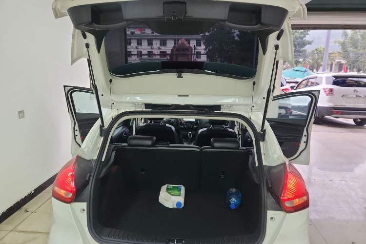 Used Ford Focus 2017 Hatchback EcoBoost 125 Automatic - Ultra-Powerful Style Edition with Smart Drive Features