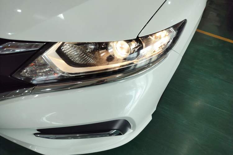 Used Honda Jade 2017 1.8L automatic Comfort version 5 seats
