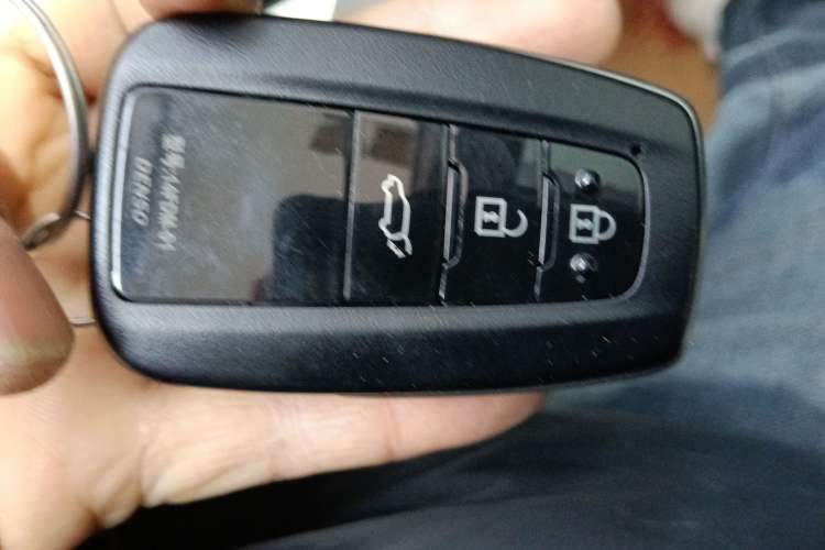 Used Toyota Highlander 2022 Dual-Engine 2.5L Two-Wheel Drive Prestige Edition 7-Seater
