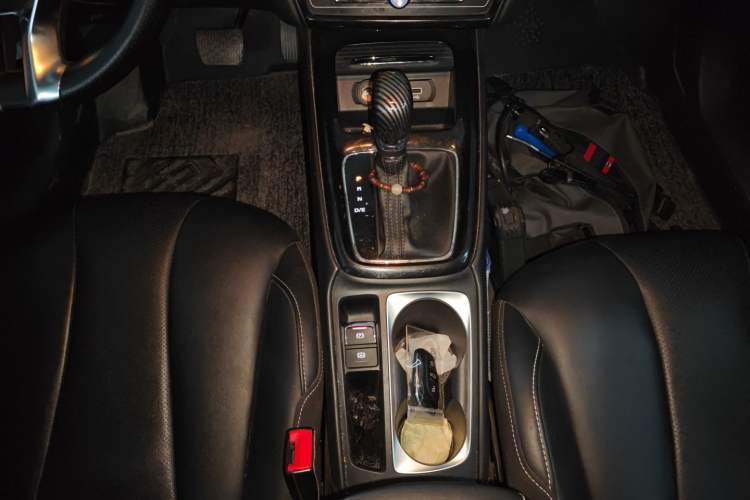 Used Roewe i5 2020 1.5L Automatic 4G Connect Luxury Flagship Edition
