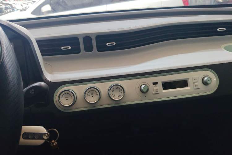 Used Wuling Hongguang MINIEV 2021 Macaron Premium Model – Lithium Iron Phosphate
