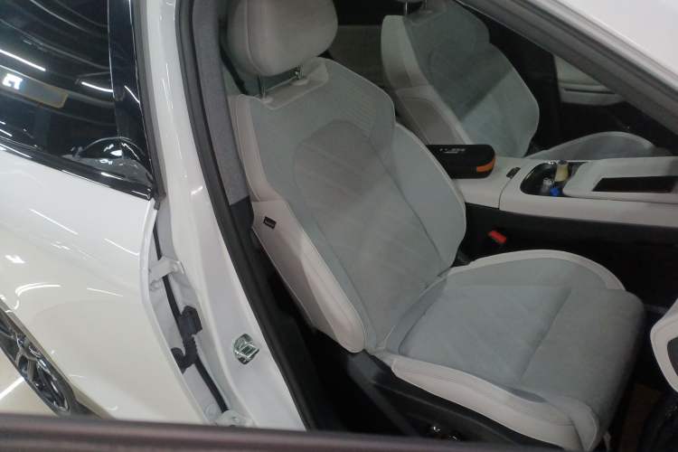 Used VOYAH FREE 2025 318 318 km Rear-Drive Touring Edition