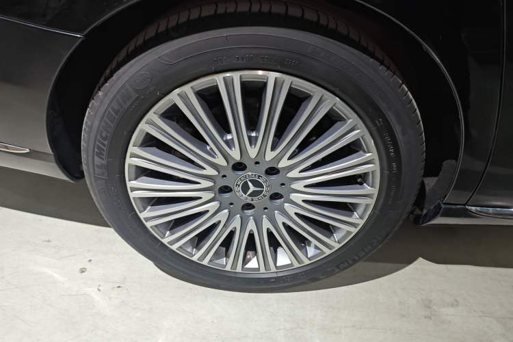 Used Mercedes-Benz E-Class 2020 Restyled E 300 L Exclusive Edition
