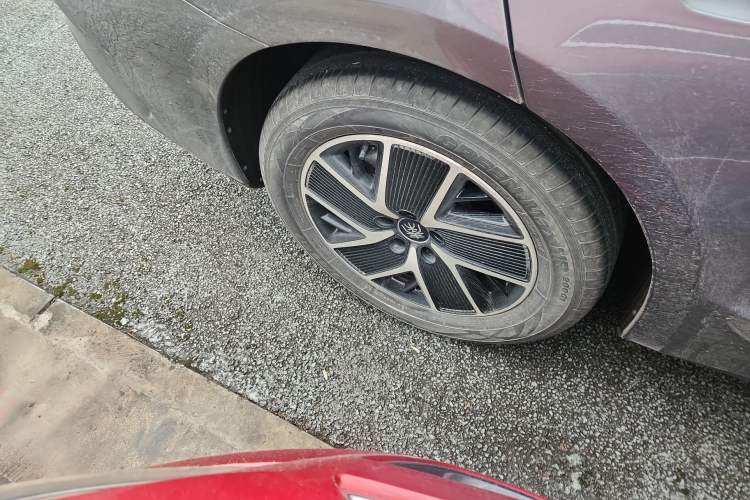 Used BYD Qin L 2025 DM-i Smart Drive 120KM Leading Model
