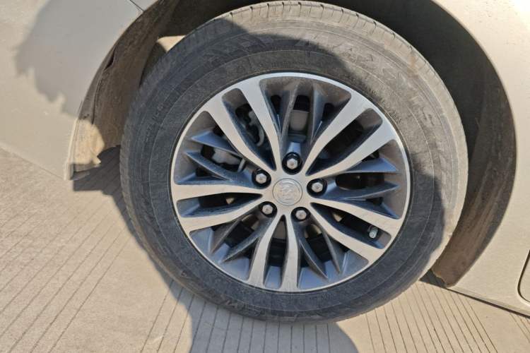 Used Buick GL8 2022 ES Landtrek 653T Luxury Edition
