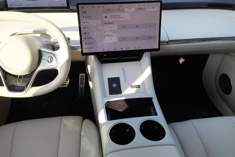 Used Hima Luxeed R7 2025 Range-Extended Version 251 km Max
