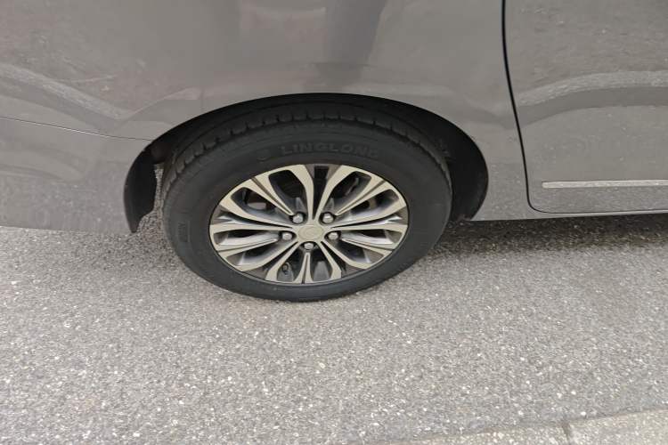 Used Buick GL8 2021 Land Cruiser Executive Class 652T Comfort Model
