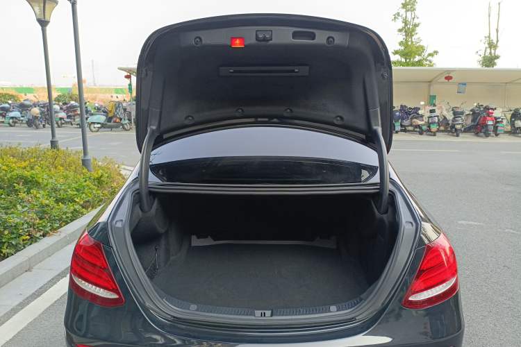 Used Mercedes-Benz E-Class 2019 E 260 L