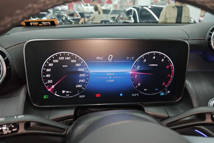 Used Mercedes-Benz GLC 2023 Facelift GLC 260 L 4MATIC Luxury Version 7-Seater