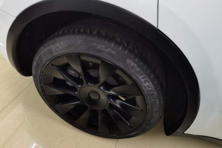 Used Tesla Model Y 2021 Long-Range All-Wheel-Drive Version