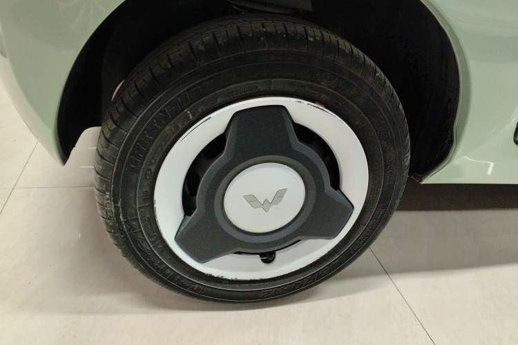 Used Wuling Hongguang MINIEV 2022 Macaron Premium Model – Lithium Iron Phosphate
