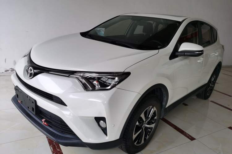 Used Toyota RAV4 2019 2.0L CVT Two-Wheel Drive Pioneer Edition China VI Standard
