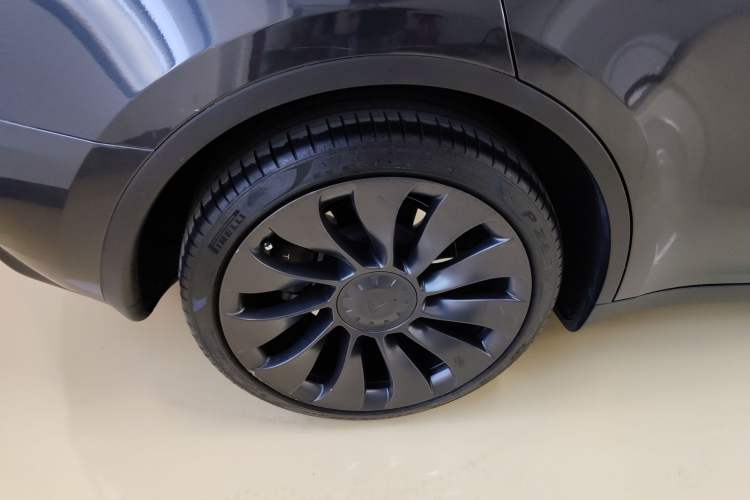 Used Tesla Model Y 2024 Rear-Wheel-Drive Version
