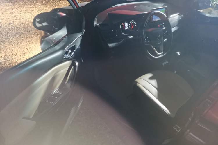 Used Baojun 310W 2017 1.5L Manual Fashion Model China V
