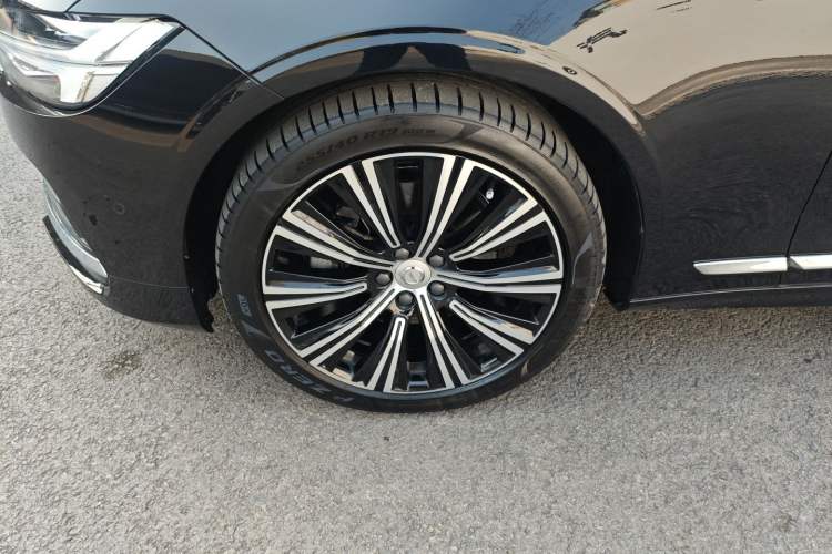 Used Volvo S90 2024 B5 Luxury Smart Edition
