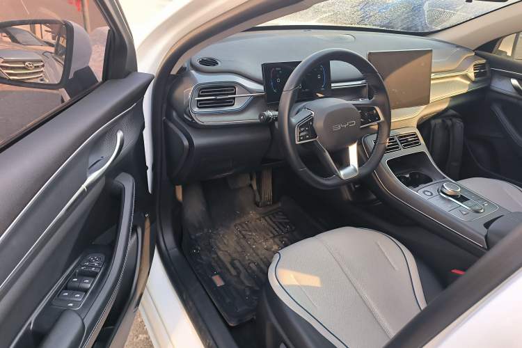 Used BYD Destroyer 05 2024 HONOR Edition DM-i 55KM Luxury Model
