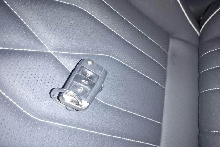 Used Volkswagen Tiguan L 2023 Revised Version 330TSI Automatic Two-Wheel Drive Smart Enjoyment Edition