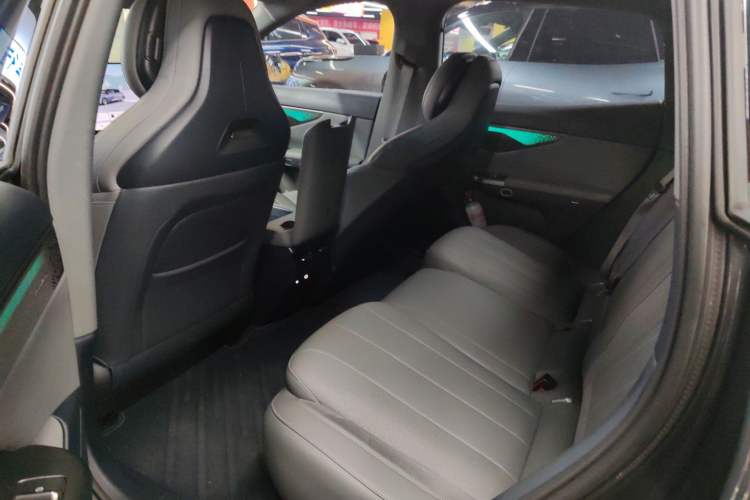 Used Lynk & Co 07 2024 EM-P 126 Long-Range Halo
