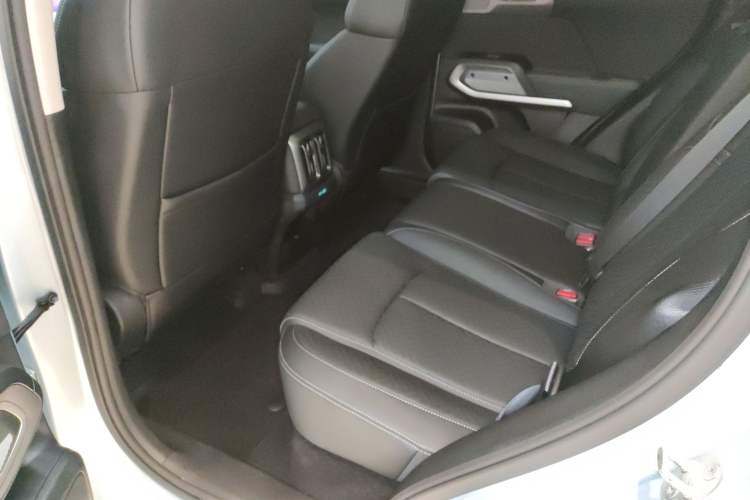 Used  Titanium 3 2025 501 km All-Wheel Drive Intelligent Driving Max Edition
