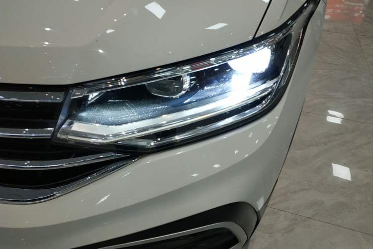 Used Volkswagen Tiguan L 2023 330TSI Automatic Two-Wheel Drive Comfort Edition
