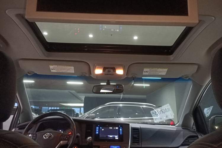 Used Toyota Sienna (Parallel Import) 2015 3.5L Automatic 7-Seater Parallel Import