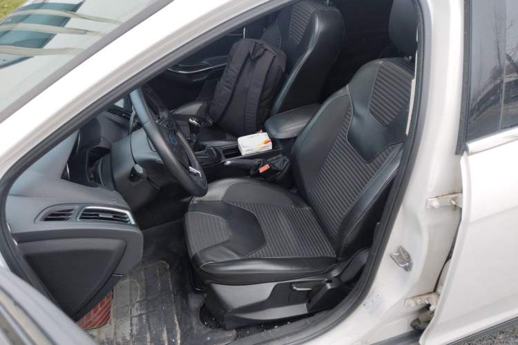 Used Ford Focus 2017 Sedan 1.6L Manual Fashion Edition Smart Drive Version
