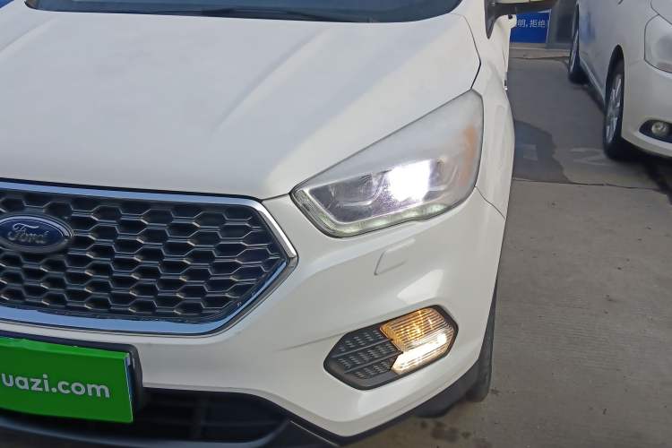 Used Ford Kuga 2019 EcoBoost 180 Two-Wheel-Drive Titanium Plus Model China V Standard