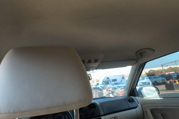 Used Skoda Fabia 2014 1.4L Automatic Crystal Edition
