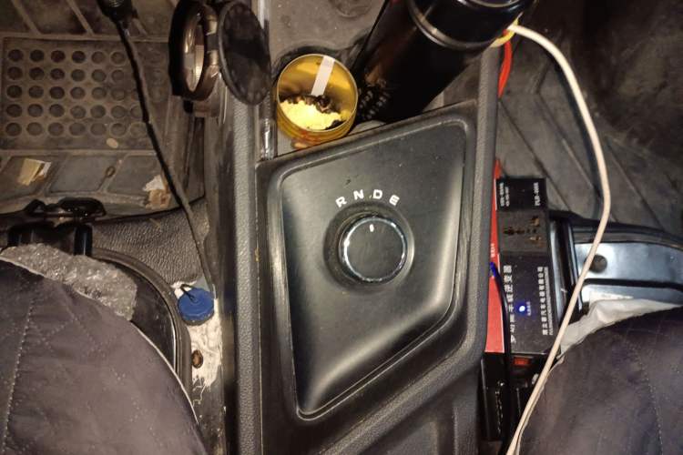 Used Chana Ruixing EM80 2025 Wealth Edition Passenger Version Comfortable Model 6 Seats 300km Side-Hinged Doors