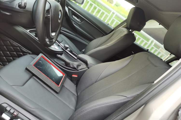 Used BMW 3 Series 2016 316Li Fashion Model
