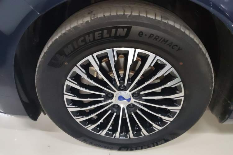 Used Denza D9 2022 DM-i 970 Four-Wheel Drive Flagship Model