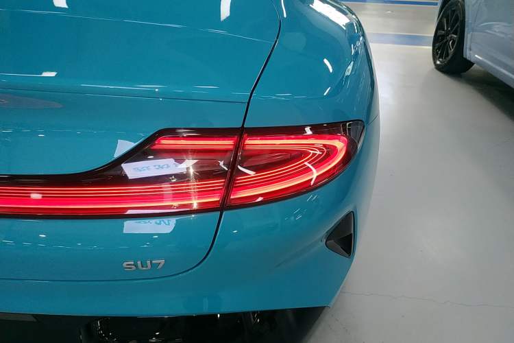 Used  SU7 2024 Rear-Drive Long-Range Intelligent Driving Version
