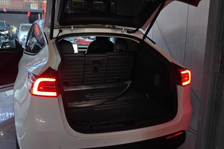 Used Tesla Model Y 2022 Rear-Wheel-Drive Version
