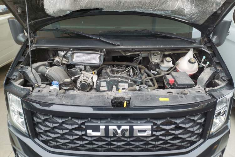 Used JMC Fushun 2025 2.0T 6MT Diesel Short-Wheelbase Low-Roof Commercial Multi-Purpose Passenger Vehicle with 5/6 Seats and Twin-Swing Tailgate
