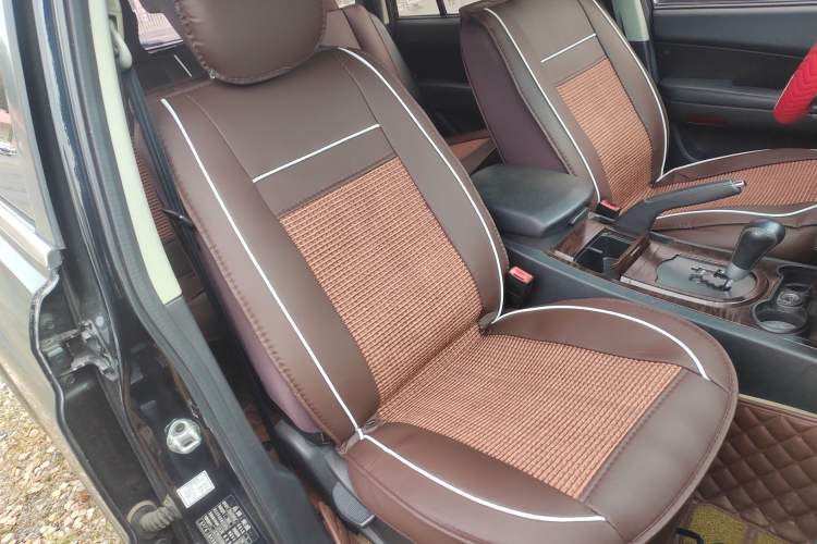 Used Roewe W5 2014 1.8T 2WD Automatic Tharu Special Edition
