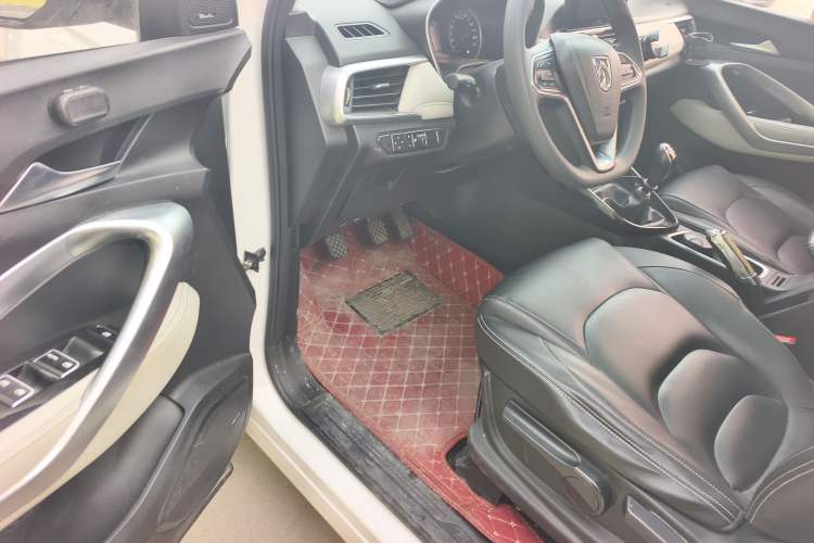 Used Baojun 530 2018 1.5T Manual Luxury Version National V
