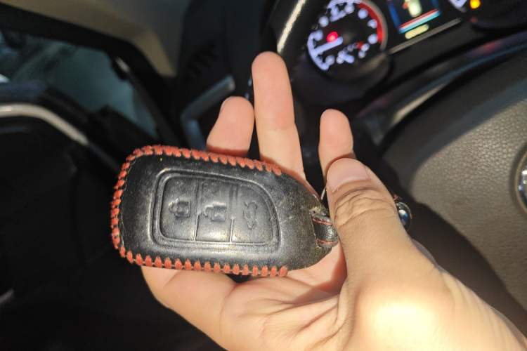 Used Dongfeng Aeolus AX7 2016 2.0L Automatic Zhiyi Trim
