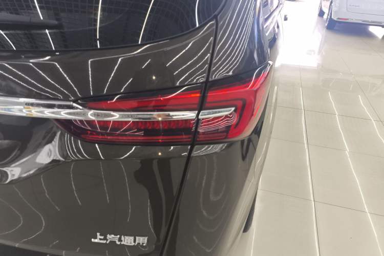 Used Buick GL8 2022 Land Cruiser Executive Class 652T Comfort Model
