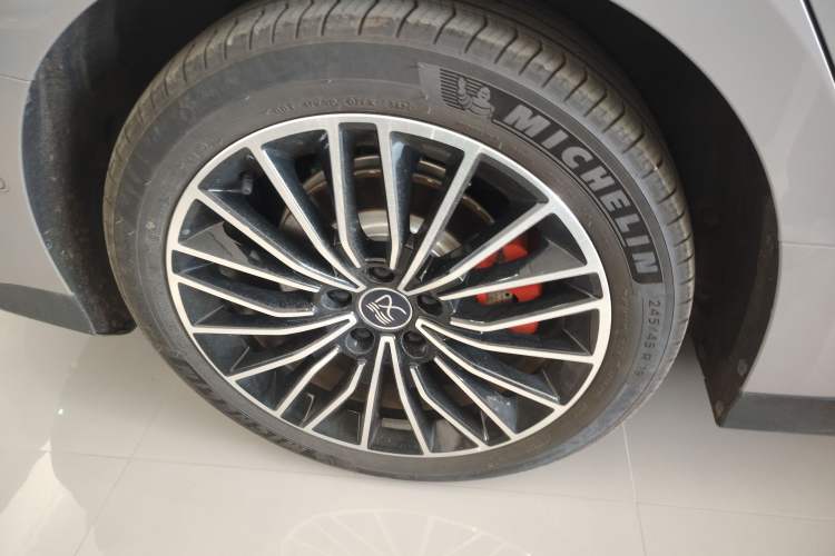 Used BYD Han 2025 EV with 701 km of Laser Radar-Enabled Intelligent Driving